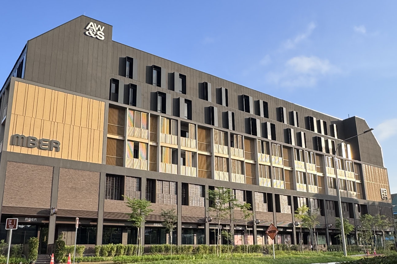 Mber @ TCT Teck Chye Terrace facade front angle