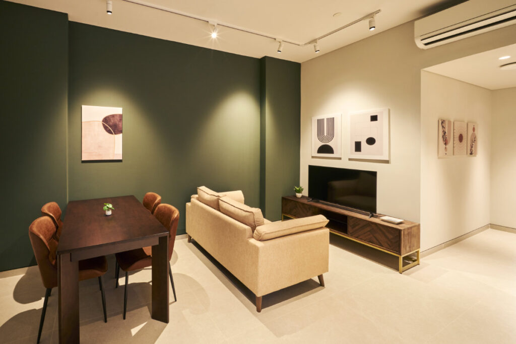 Mber Serviced Apartment 3 Bedrooms Living Dining